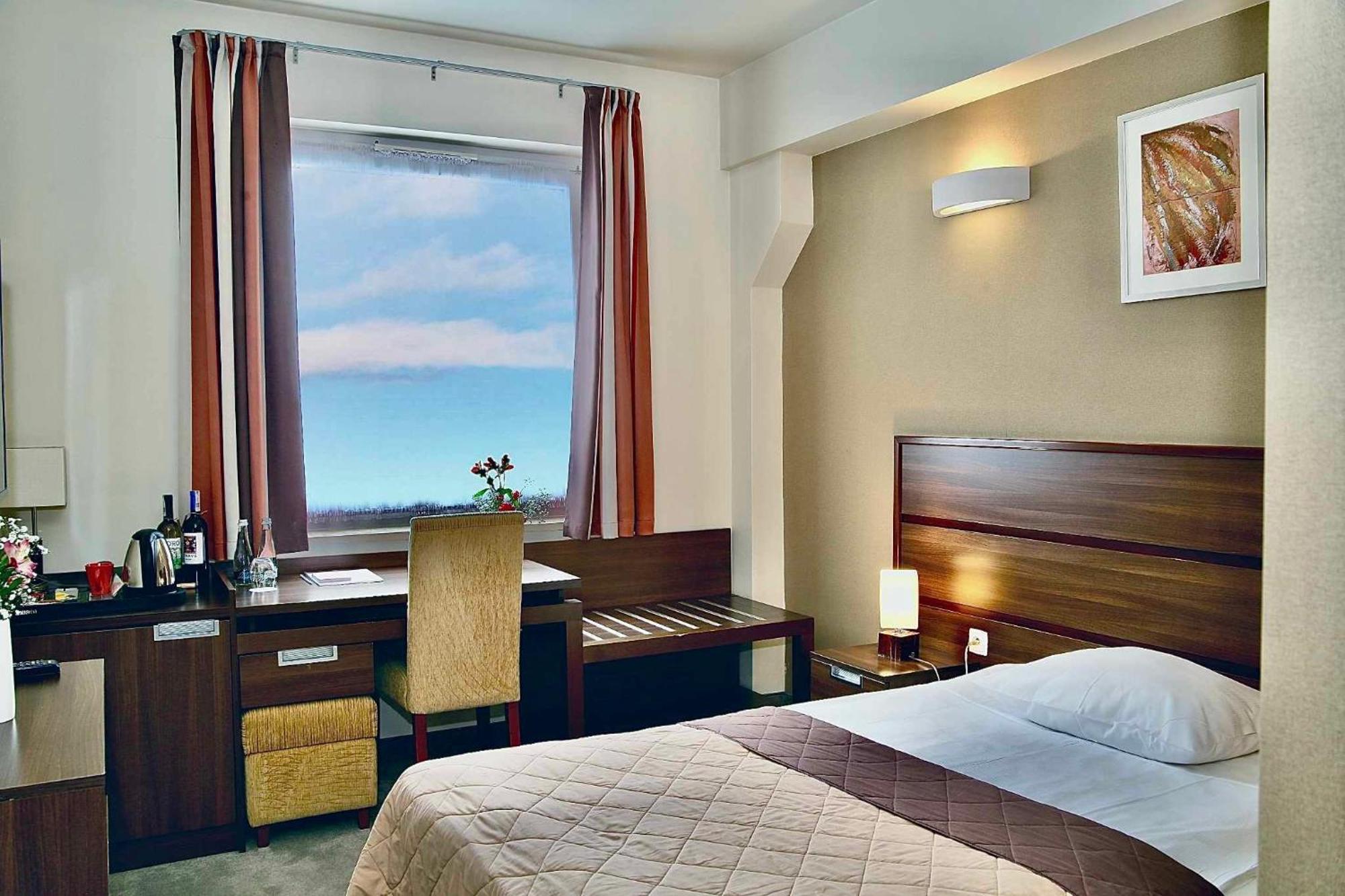 Hotel Teczowy Mlyn Kielce Extérieur photo