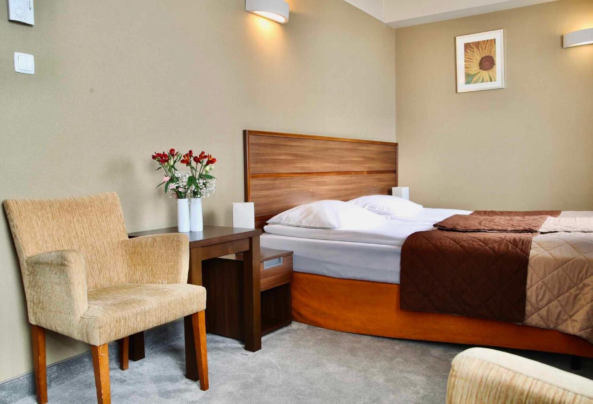 Hotel Teczowy Mlyn Kielce Extérieur photo
