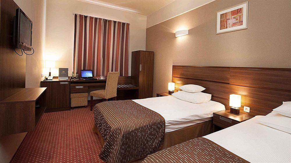 Hotel Teczowy Mlyn Kielce Extérieur photo