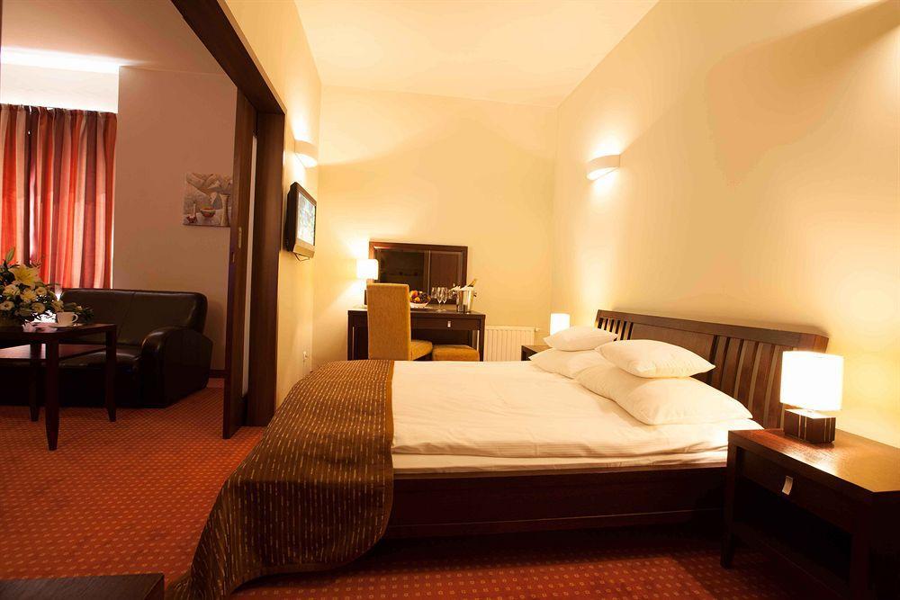 Hotel Teczowy Mlyn Kielce Extérieur photo