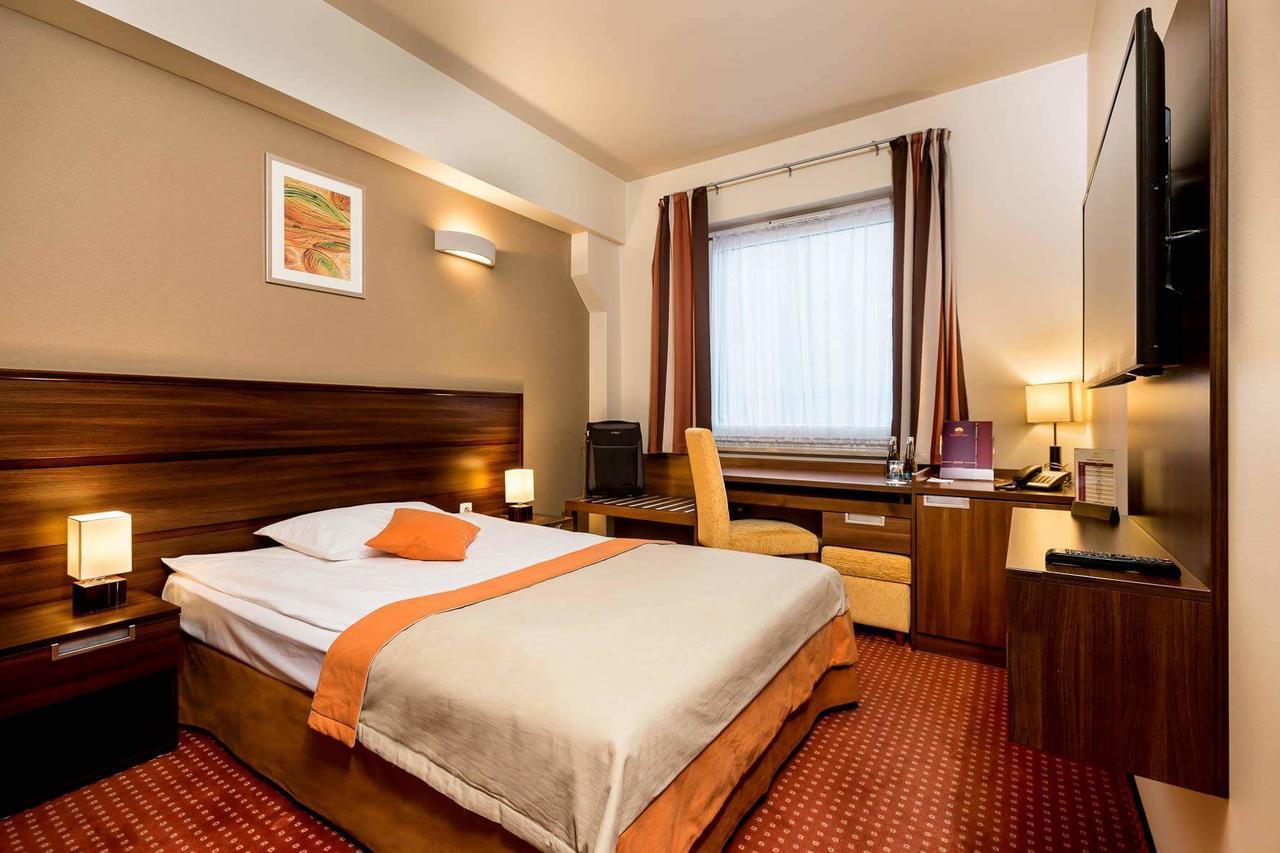 Hotel Teczowy Mlyn Kielce Extérieur photo